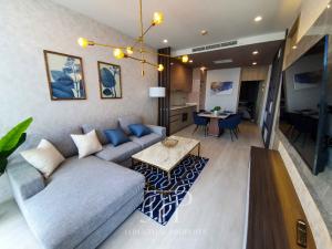 ให้เช่าคอนโดวิทยุ ชิดลม หลังสวน : Nicely decorated private lifted 69sq.m 2bed unit just next to  Ploenchit station.