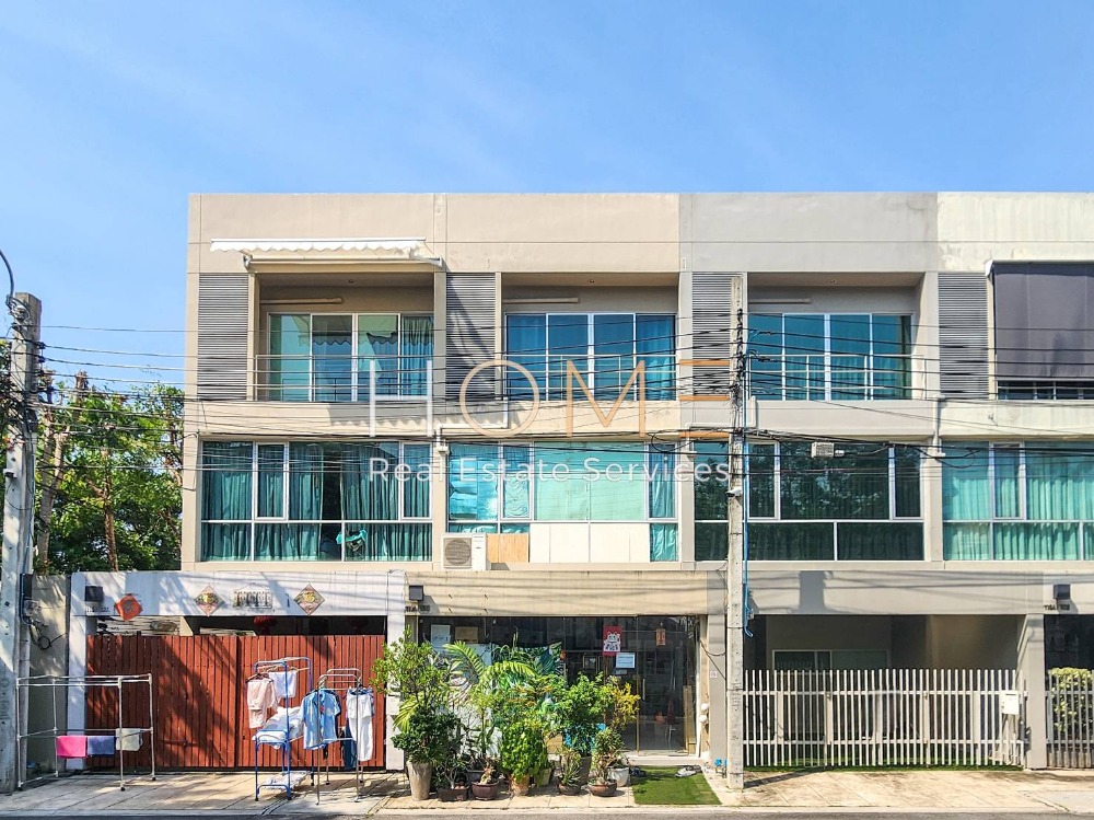 For SaleTownhousePattanakan, Srinakarin : Townhome Noble Cube Pattanakarn / 3 bedrooms (for sale), Noble Cube Pattanakarn / Townhome 3 Bedrooms (FOR SALE) PALM721