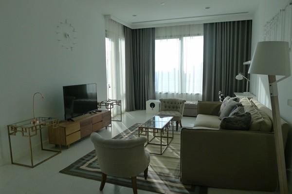 For RentCondoWitthayu, Chidlom, Langsuan, Ploenchit : For Rent 185 Rajadamri 2 Bedroom 2 Bathroom 109 sqm