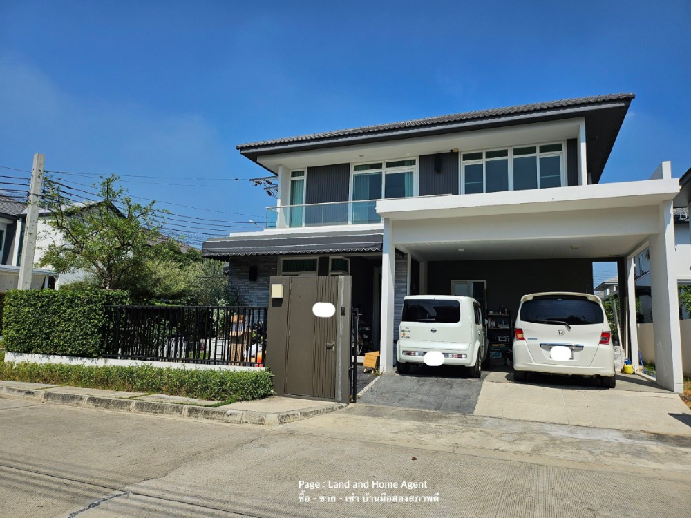 For SaleHouseLadkrabang, Suwannaphum Airport : Detached house Mantana Onnut-Wongwaen 5, corner plot, 4 bedrooms.