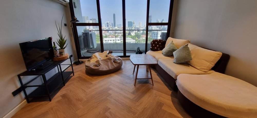 For RentCondoSukhumvit, Asoke, Thonglor : 📌Condo for rent  Supalai Place Sukhumvit 39 📌 Line : @jhrrealestate