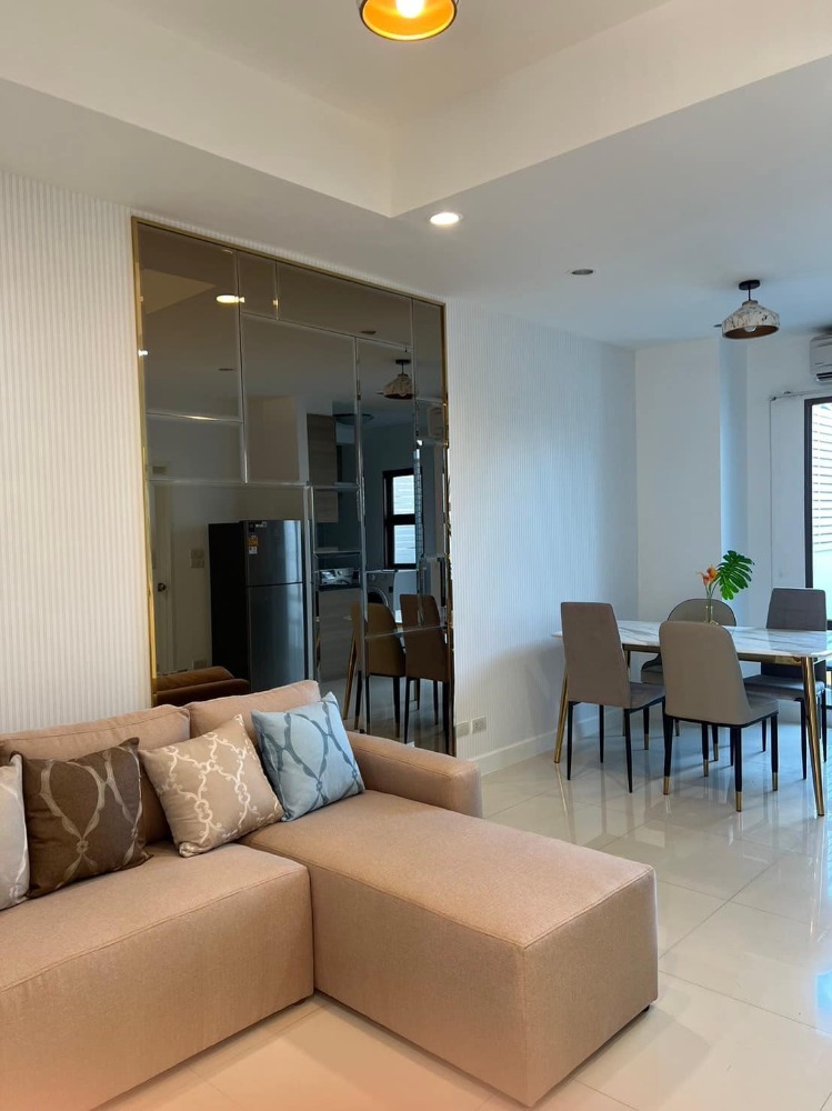 ให้เช่าคอนโดสุขุมวิท อโศก ทองหล่อ : 💖3-story townhouse for rent With a corner of the back of the house ปล่อยเช่าทาวน์เฮาส์3ชั้น พร้อมมุมหลังบ้าน💖