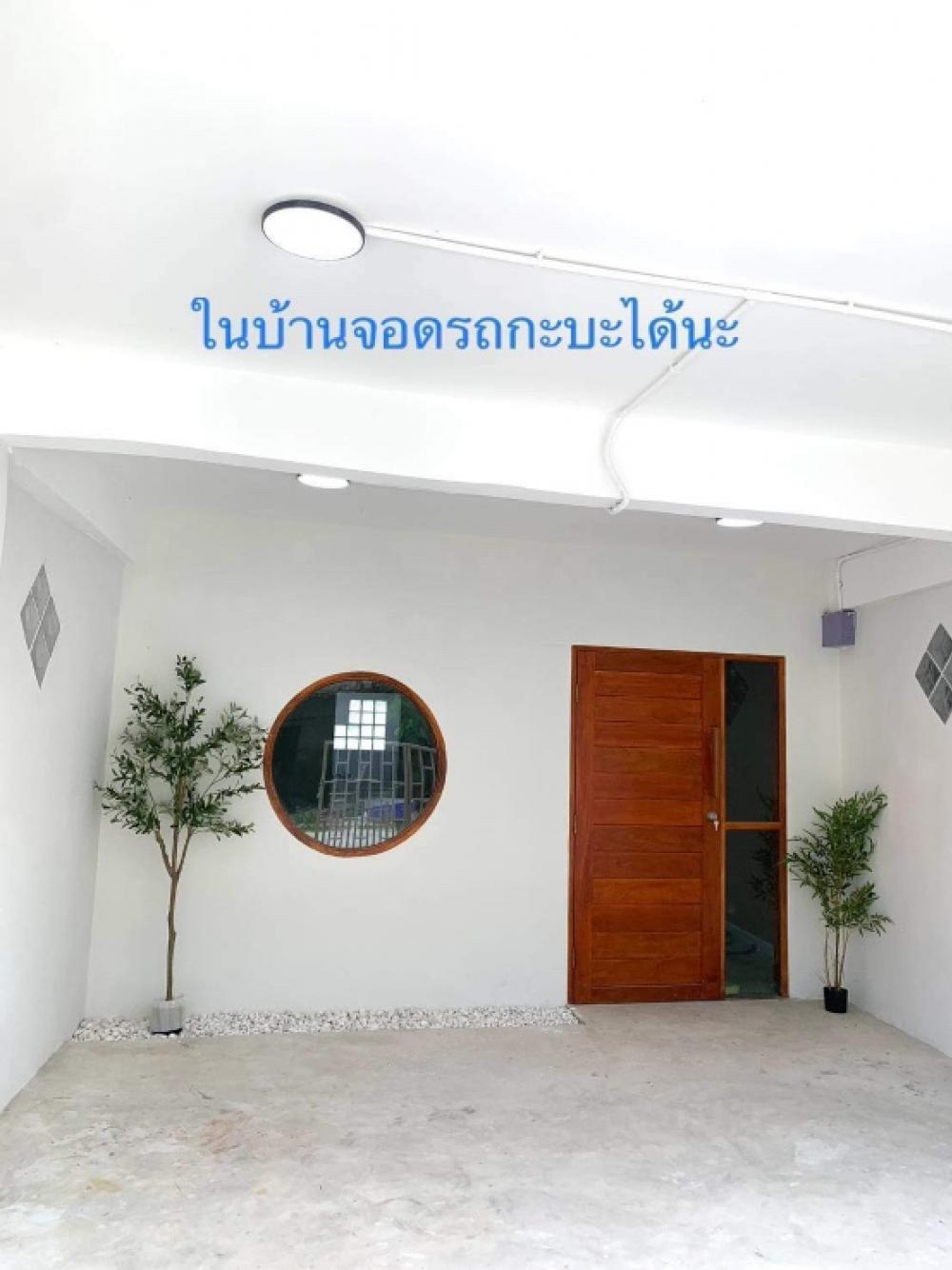 For RentTownhouseCha-am Phetchaburi : 2-story townhouse for rent, close to Cha-am beach, just 200 meters, Modern Minimal Style, near 7/11, near the fresh seafood market.