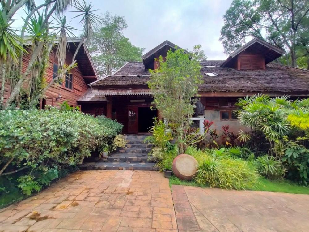 For SaleLandChiang Mai : House for sale, Doi Saket, Chiang Mai, ready land line. vintage style house Suitable for use as a vacation home, receiving the cold breeze on Doi Saket.