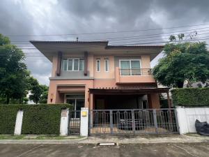 For SaleHouseBang Sue, Wong Sawang, Tao Pun : House for sale Burasiri Ngamwongwan-Prachachuen Corner detached house There is green space 🌱🏡 Area 69 sq m., usable area 200 sq m. 💥 3 bedrooms, 3 bathrooms, 1 living room, 2nd floor 💥 There is a maids room with a maids bathroom 🚗 2 parking spaces 🔥 Free 