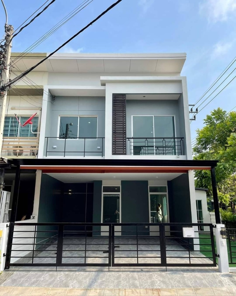 For SaleTownhouseNawamin, Ramindra : 2-story townhome, Habitia Village, Ramintra Ring Road, Soi 24, Fashion Island, The Promenade, Central Ramintra, Maruay Market, Siam Park, Safari World, Pink Line Train.