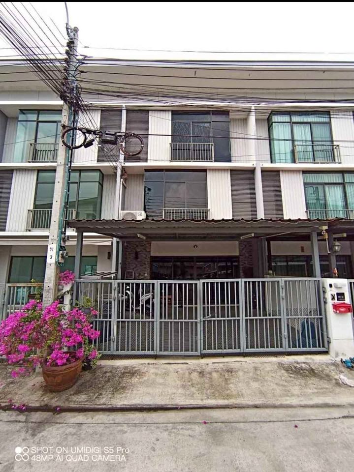 For RentTownhouseRama 2, Bang Khun Thian : Townhouse for rent, 3 floors, 3 bedrooms, 3 bathrooms, Rama 2 Road, Soi 28 (Soi Wat Si Suk), fully furnished, ready to move in, near Central Rama 2