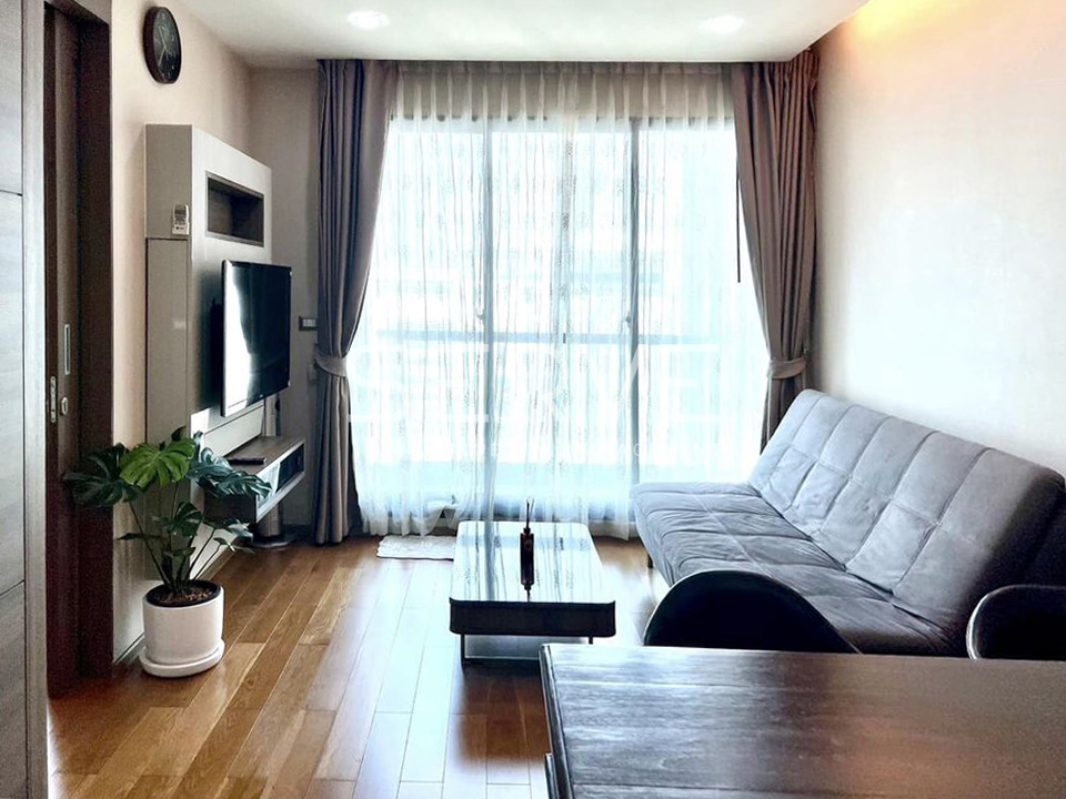 For SaleCondoSathorn, Narathiwat : 1 Bed with Jacuzzi High Fl. Nice Room Good Location Close to BTS Saint Louis 220 m. at The Address Sathorn Condo / For Sale