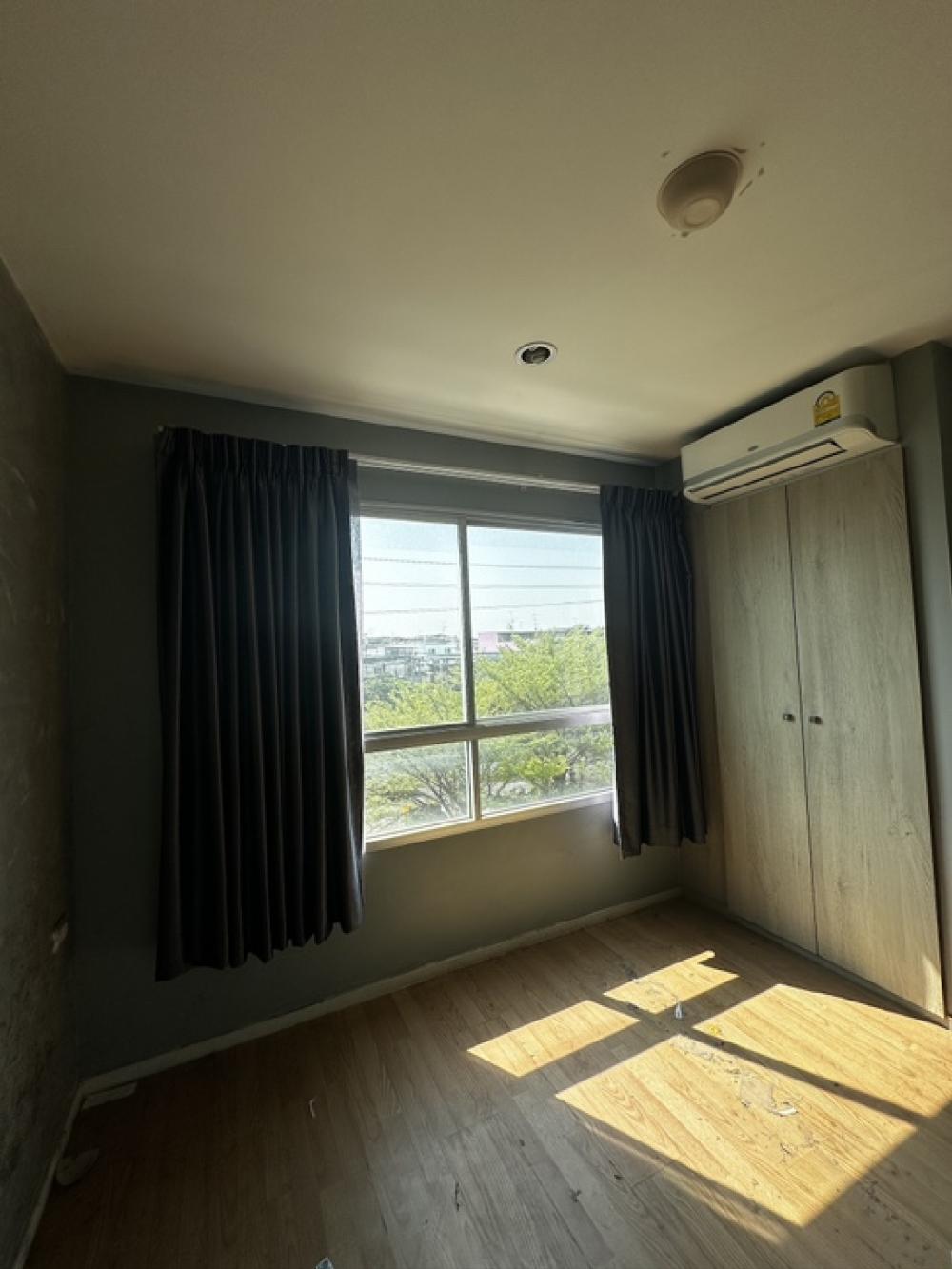 For SaleCondoPattanakan, Srinakarin : Condo for sale, Lumpini Ville On Nut Phatthanakan, next to On Nut Road, size 1 bedroom, area 26.12 sq m, Building A.