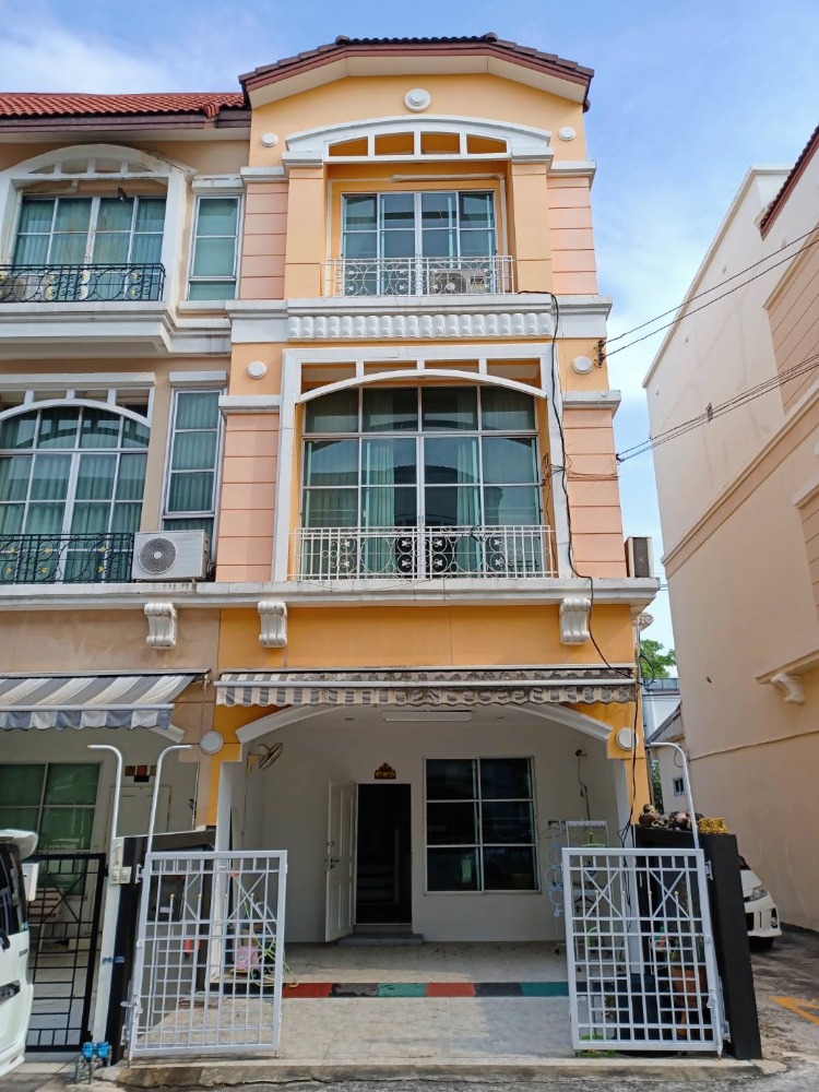 For SaleTownhouseChokchai 4, Ladprao 71, Ladprao 48, : Good condition, ready to move in ✨ Townhome Baan Klang Muang Ladprao - Chokchai 4 / 3 bedrooms (for sale), Baan Klang Muang Ladprao - Chokchai 4 / Townhome 3 Bedrooms (FOR SALE) RUK708