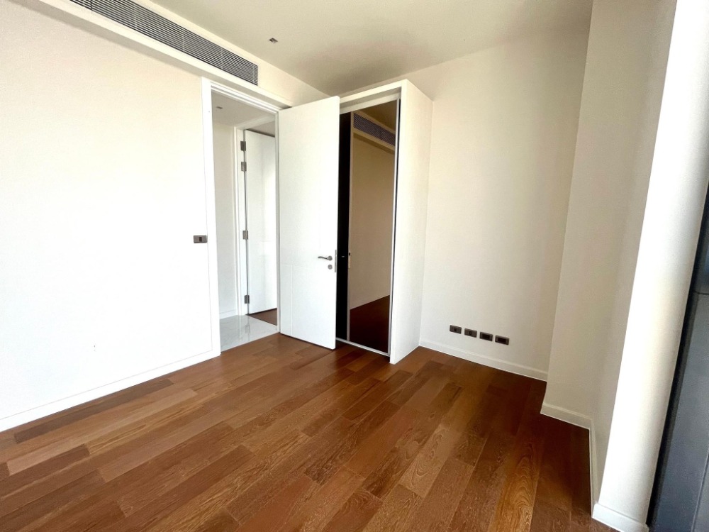 For SaleCondoRama3 (Riverside),Satupadit : ● Unfurnished ● 20+ Floor 137.00 sq.m. | 3 Beds, Panoramic Chao Phraya river view | Pet Friendly, Near Terminal 21 Rama 3 2 mins, HomePro Rama 3 2 mins.