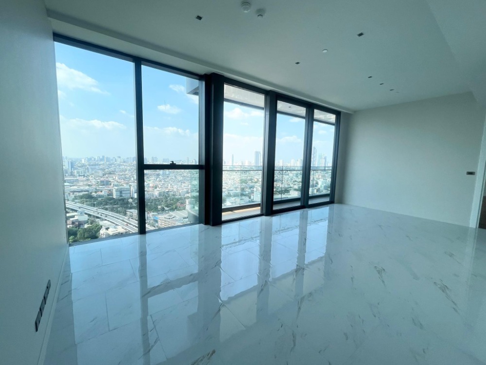 For RentCondoRama3 (Riverside),Satupadit : ● Unfurnished ● 20+ Floor 137 sq.m. | 3 Beds | Panoramic Chao Phraya river view | Codo Pet Friendly, Near Terminal 21 Rama 3 2 mins, HomePro Rama 3 2 mins.