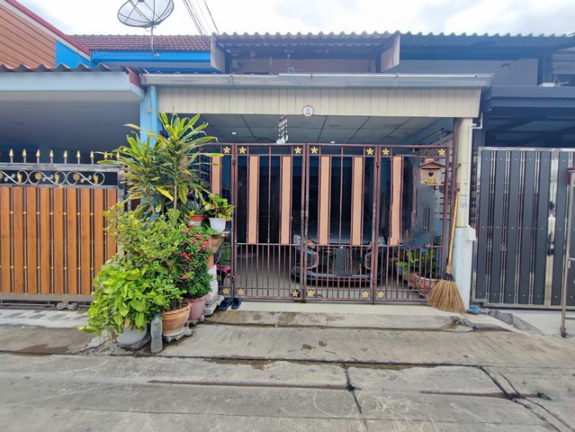 For SaleTownhouseRama5, Ratchapruek, Bangkruai : Townhouse for sale, Rewadee Village 3, Soi Rewadee 57, Talat Khwan, Nonthaburi, 18 sq m, 2 bedrooms, 2 bathrooms, 1.79 million.