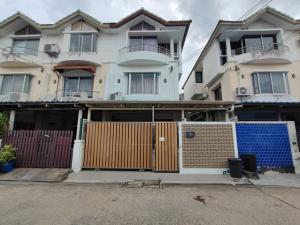 For SaleTownhouseRatchadapisek, Huaikwang, Suttisan : 3-story townhome for sale, Supalai Ville Ratchada 32, Supalai Ville Ratchada 32, good location, near MRT Lat Phrao, corner house, 25 sq m.