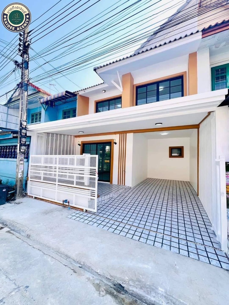 For SaleTownhouseNonthaburi, Bang Yai, Bangbuathong : 2-story townhouse, Pruksa Village 3, Soi Wat Lat Pla Duk 120, Central Westgate, Big C, IKEA, Bang Yai Market, Bang Yai Night Plaza. Big C Superstore