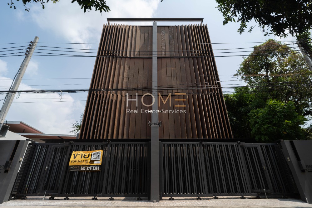 For SaleHouseRama9, Petchburi, RCA : Empty house, owner has never lived in ✨ Twin house, Seri Village Rama 9 / 4 bedrooms (for sale), Seri Village Rama 9 / Semi-Detached House 4 Bedrooms (FOR SALE) TIK430