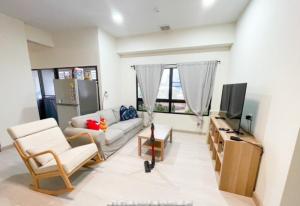 For SaleCondoSathorn, Narathiwat : Condo for sale Lumpini Place Suanplu-Sathorn, completely renovated. Condo in the Sathorn area, large 122 sq m, Rama 3 Road, the COMMONs, Saladaeng.