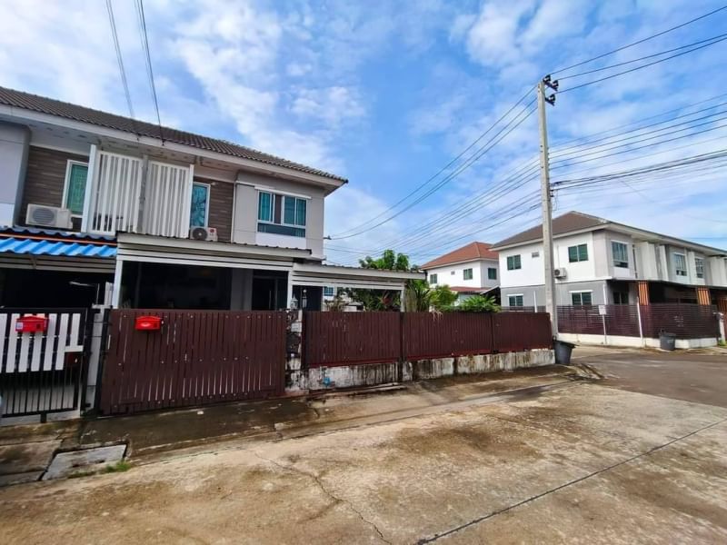 For SaleTownhouseLadkrabang, Suwannaphum Airport : SHS008 Townhome for sale with furniture Pruksa Ville 60 Lat Krabang-On Nut