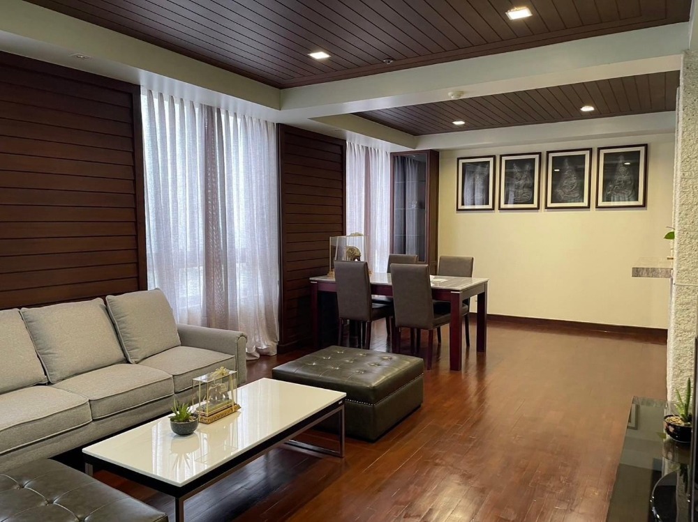 For RentCondoKasetsart, Ratchayothin : ELP101  Chang Building Condominium, 3 bedrooms, 21st floor 35,000 baht. 092-597-4998