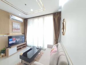 For SaleCondoRama9, Petchburi, RCA : Beautiful, fully decorated, ready to move in, TC Green Rama 9, Building D, 19th floor, MRT station in front of the project (100 m.)