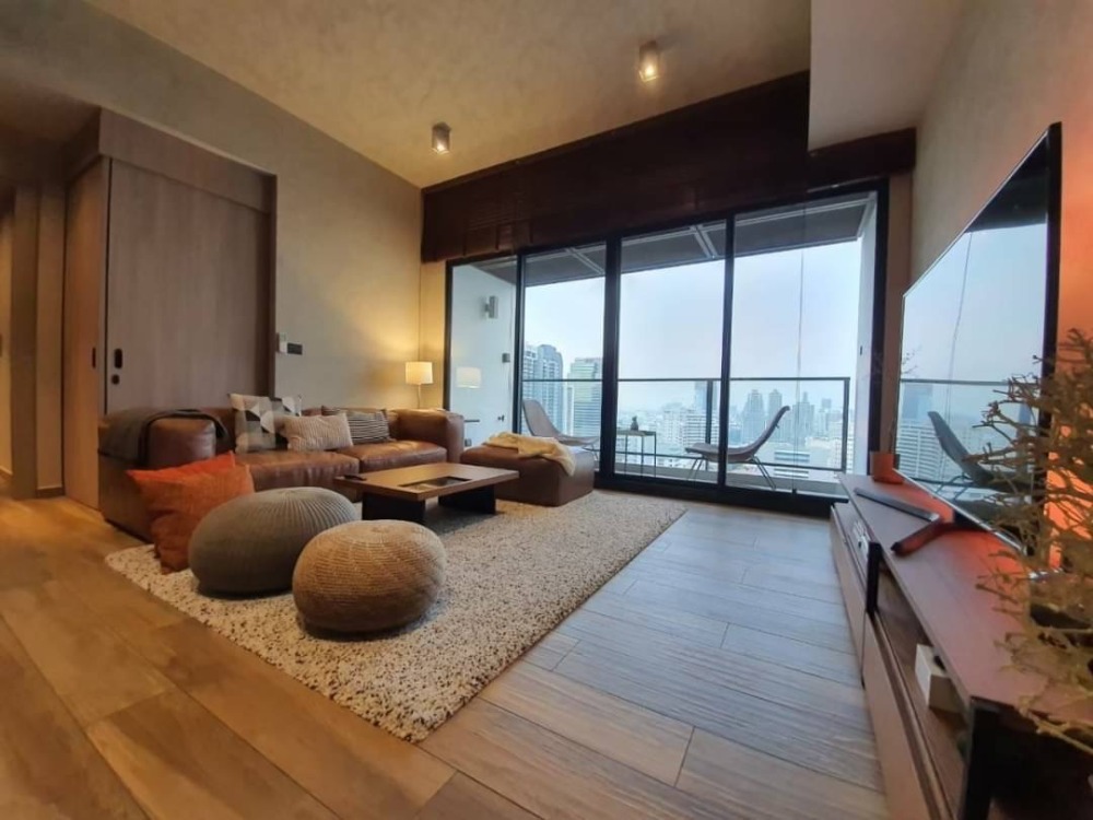 For SaleCondoSukhumvit, Asoke, Thonglor : 📌Sell with tenant til 27 Feb 25
Amazing 2 Beds 2 ฺBaths unit is in corner face east, unblocked view at balcony , nice modern decoration by Japanese professional interior designer