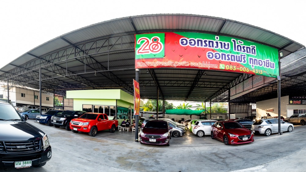 For RentShowroomOnnut, Udomsuk : Agents welcome. The owner rents it out himself. Used car showroom/car repair garage area, size 480 sq m, renting out for only 50,000 baht/month.