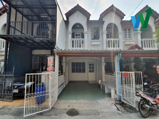 For SaleTownhouseLadprao101, Happy Land, The Mall Bang Kapi : Selling below market Pimthong Village, 16. sq m., Lat Phrao 101, beautiful house, ready to move in. Near The Mall Bangkapi, near Ramkhamhaeng University, free loan application.