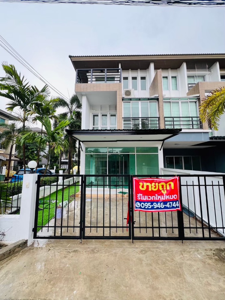 For SaleTownhouseVipawadee, Don Mueang, Lak Si : Home Office, parking for up to 8 cars, completely renovated, walkable from the MRT red and pink lines.