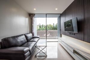 For SaleCondoSukhumvit, Asoke, Thonglor : SELL 2 Bed 58 Sqm 🦮🐈 Pet Friendly @BTS Thonglor, Sukhumvit 49