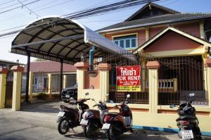 For RentHouseHuahin, Prachuap Khiri Khan, Pran Buri : House for Rent Renovated for Restaurant Bars Massage Hotels in Soi Hua Hin 80 with Parking