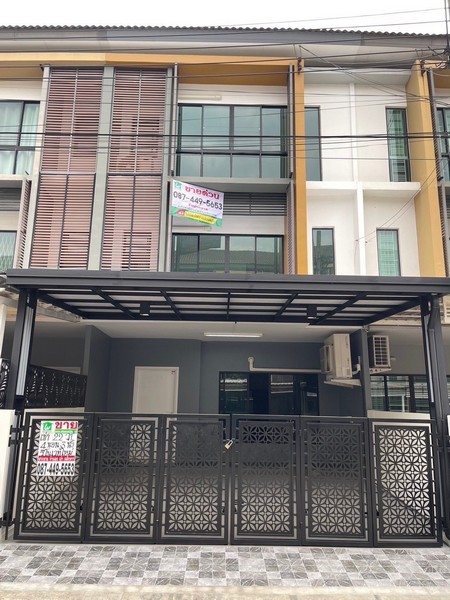 For SaleTownhouseRattanathibet, Sanambinna : For sale: 3-storey townhouse, The Connect Up 3, Rattanathibet, size 22 sq m, completely renovated, the ultimate value, beautiful, neat, brand new house.