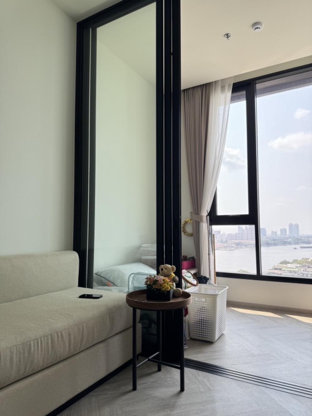 ขายคอนโดวงเวียนใหญ่ เจริญนคร : chapter charoennakhon-riverside 1 bedroom 39sqm tower A for sale only 6.85 Mb tel 0816878954 line id 0816878954