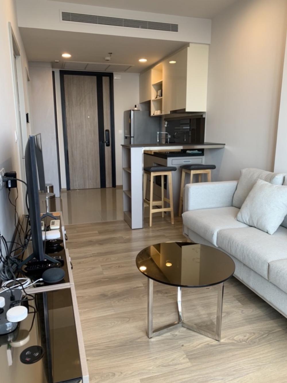 For SaleCondoSukhumvit, Asoke, Thonglor : For Sale condo OKA Haus , 32 floor 34 sqm. South side river view.1 room 1 bath. Sale 5,250,000 BahtMobile 
No : 0837838988
line id : artory.ss