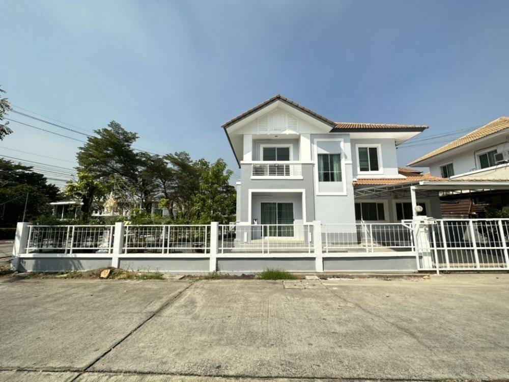 For RentHouseMin Buri, Romklao : Single house for rent, Lanceo Ramkhamhaeng - Wongwaen (Miss Teen), near Big C Food Place, Romklao Housing Estate, just 5 minutes.