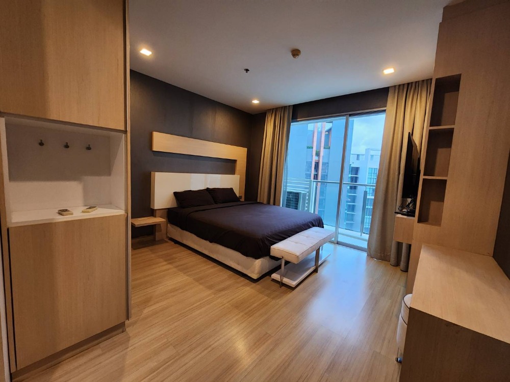 ขายคอนโดอ่อนนุช อุดมสุข : Sky Walk Residences / 1 Bedroom (SALE WITH TENANT), สกาย วอล์ค เรสซิเดนซ์ / 1 ห้องนอน (ขายพร้อมผู้เช่า) HL1516