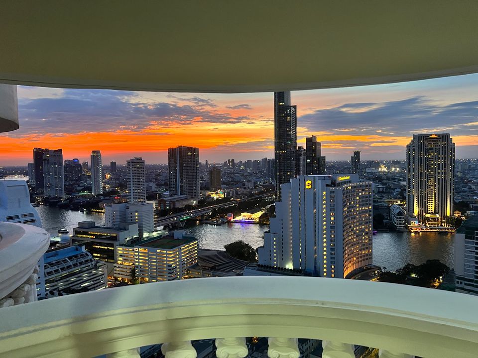 For RentCondoSilom, Saladaeng, Bangrak : 🔥🔥✨🏦LUXURY luxurious 👑 large room, beautifully decorated 👑 high floor 👑✨🌊Chao Phraya River view🌊!!!!✨Fully furnished!!!!✨🔥🔥 🎯For rent🎯State Tower (Lebua)✅1Bed✅ 68 sqm. 30th floor(#BTS📌)🔥✨LINE:miragecondo ✅Fully Furnished