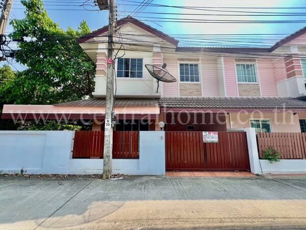 For SaleHouseNonthaburi, Bang Yai, Bangbuathong : Semi-detached house, Bang Krang 63, corner house, very cheap price.