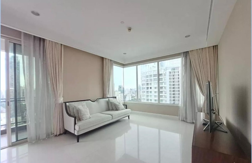 For SaleCondoWitthayu, Chidlom, Langsuan, Ploenchit : ❖ Rare Unit ❖ 30+ Floor 160 sq.m. corner room | 2 Bedrooms, Fully furnished | condominium near BTS Ratchadamri 2 mins, BTS Chit Lom 4 mins.