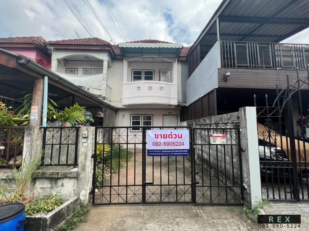 For SaleTownhouseChaengwatana, Muangthong : For sale: 2-storey townhouse, 18.5 sq m, Piemsuk Village, Soi Wat Ku, Pak Kret - 2 bedrooms