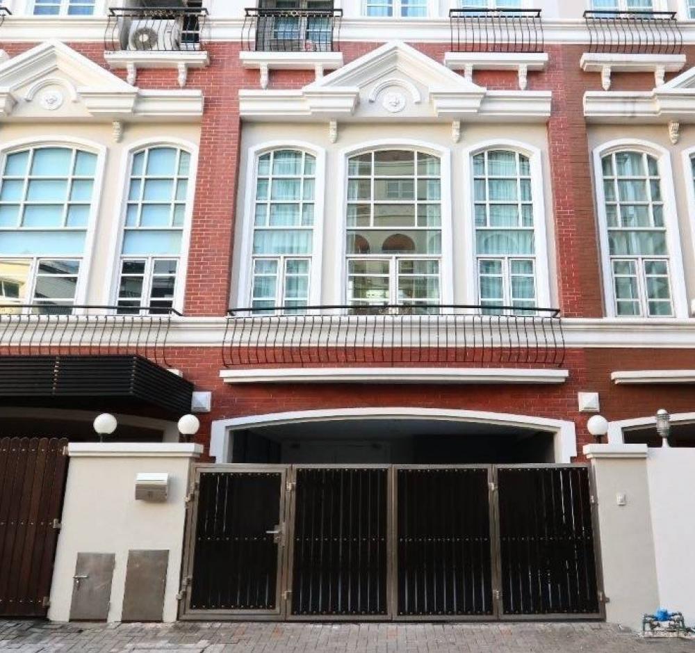 ให้เช่าทาวน์เฮ้าส์/ทาวน์โฮมสาทร นราธิวาส : ให้เช่าบ้านพระราม4 สุด Luxury​ ใกล้MRT​คลองเตย🚆🚇🚆🎅🏼房子出租，Rama 4，超级豪华，靠近MRT Khlong Toei
