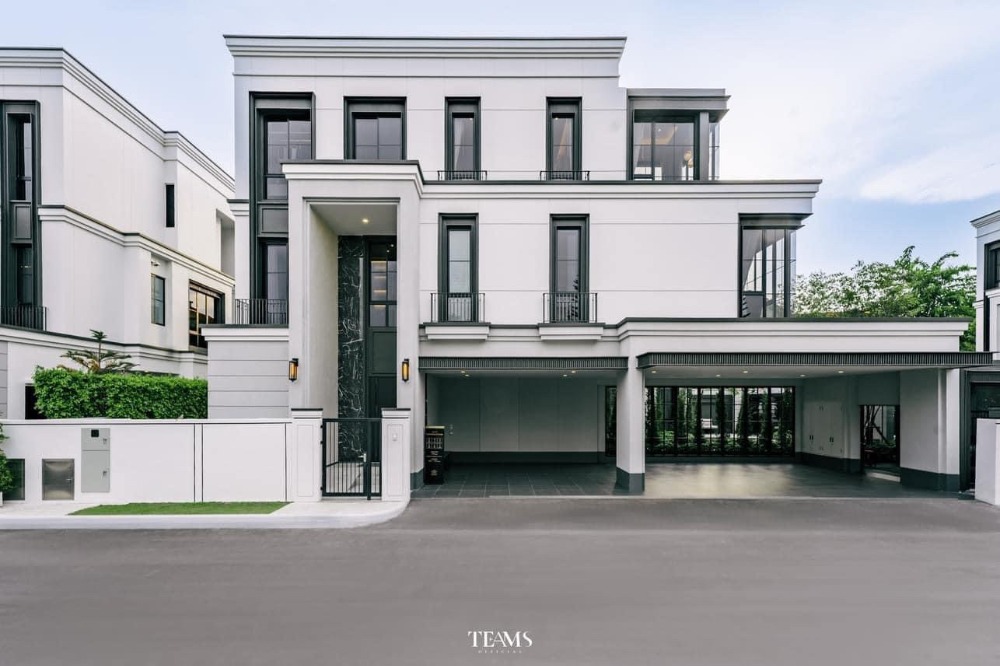 For SaleHousePattanakan, Srinakarin : ◣ Super Luxury◥ Single house 2 storey 93.70 sq.w. | 4 bedrooms, Facing north | near Market Place Krungthep Kreetha: 2.5 km., Brighton College Bangkok International School: 2.7 km.