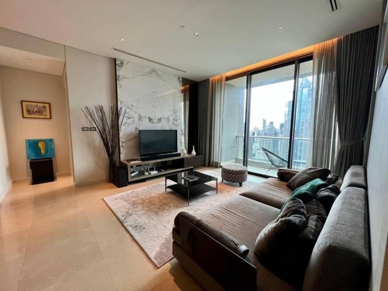 For RentCondoWitthayu, Chidlom, Langsuan, Ploenchit : For Rent Sindhorn Residence 3 Bed 220,000