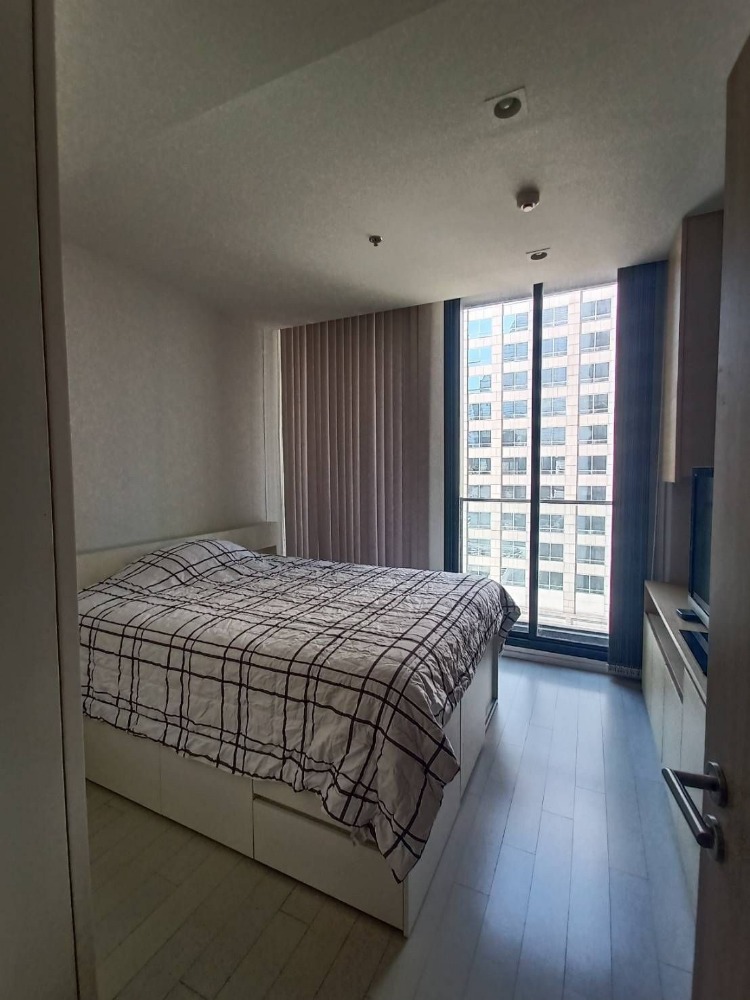 For RentCondoWitthayu, Chidlom, Langsuan, Ploenchit : △Good Deal▽ C Tower, 10+ Floor, Type B09 | 80.13 sq.m. 2 beds | Condo skywalk connect to BTS ploenchit and Central Embassy.