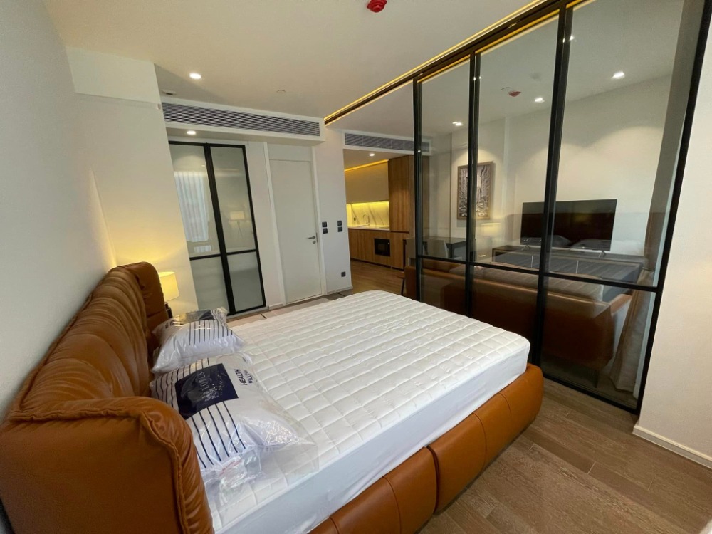 For RentCondoSukhumvit, Asoke, Thonglor : Luxury condo for rent MUNIQ Sukhumvit 23 (MUNIQ Sukhumvit 23) in the heart of Sukhumvit. Convenient for every trip, including MRT Sukhumvit, BTS Asoke, only 200 meters.