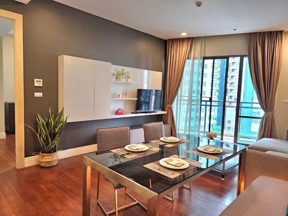 For RentCondoSukhumvit, Asoke, Thonglor : BRG101 Bright Sukhumvit 24, area 68 sq m., 14th floor, pool view, 45,000 baht 099-251-6615