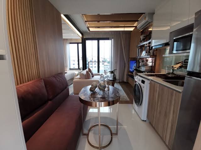 For SaleCondoPattaya, Bangsaen, Chonburi : (For sale) Once pattaya, suitable for both living in and investing in, 32-story high-rise condo in the middle of North Pattaya.