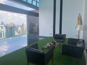 ขายคอนโดนานา : Sale Penthouse Hyde sukhumvit13 private swimming pool 497Sq.m (s03-1166)