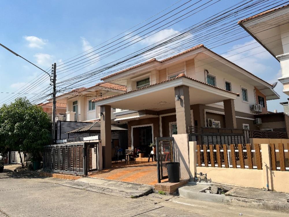 For SaleHousePathum Thani,Rangsit, Thammasat : Single house for sale, 52 sq m., Thaweelada Village 2, usable area 250 sq m.