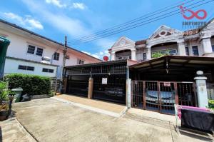 For SaleTownhouseRattanathibet, Sanambinna : 2-story townhouse for sale, Laphawan Village, 5 houses along Rattanathibet Road, near the Bang Rak Noi-Tha It BTS station.