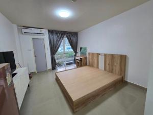 For RentCondoRama9, Petchburi, RCA : Condo for rent: I-House Laguna Garden RCA near MRT Rama 9.